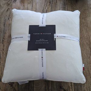 Set of 2 cushions with inserts